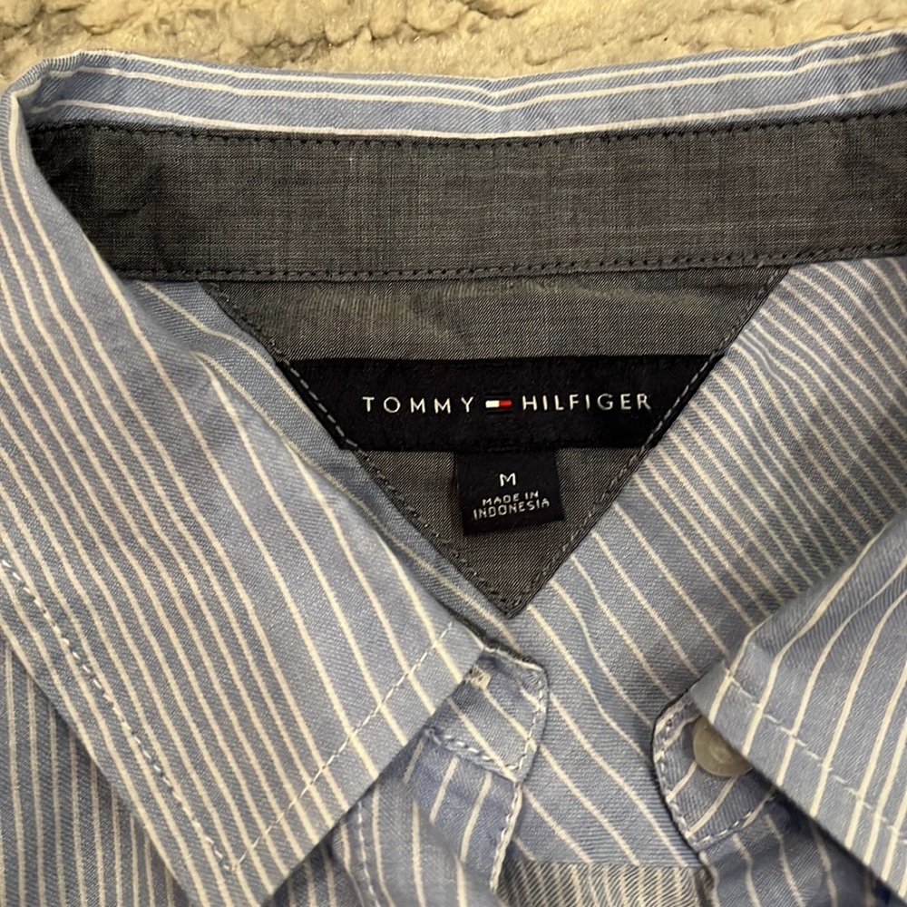 Tommy Hilfiger - Picture 3 of 3
